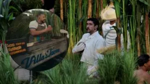 Negocios latinos en Chicago y símbolos culturales del medio tiempo del Super Bowl que reflejan el impacto del comercio latino.