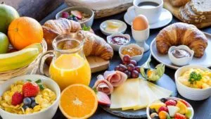 Brunch en Chicago con platos visuales y experiencia gastronómica viral en redes sociales