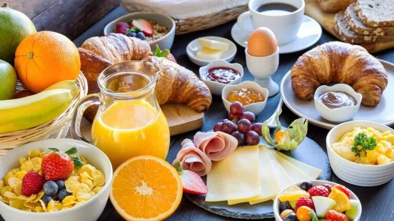 Brunch en Chicago con platos visuales y experiencia gastronómica viral en redes sociales