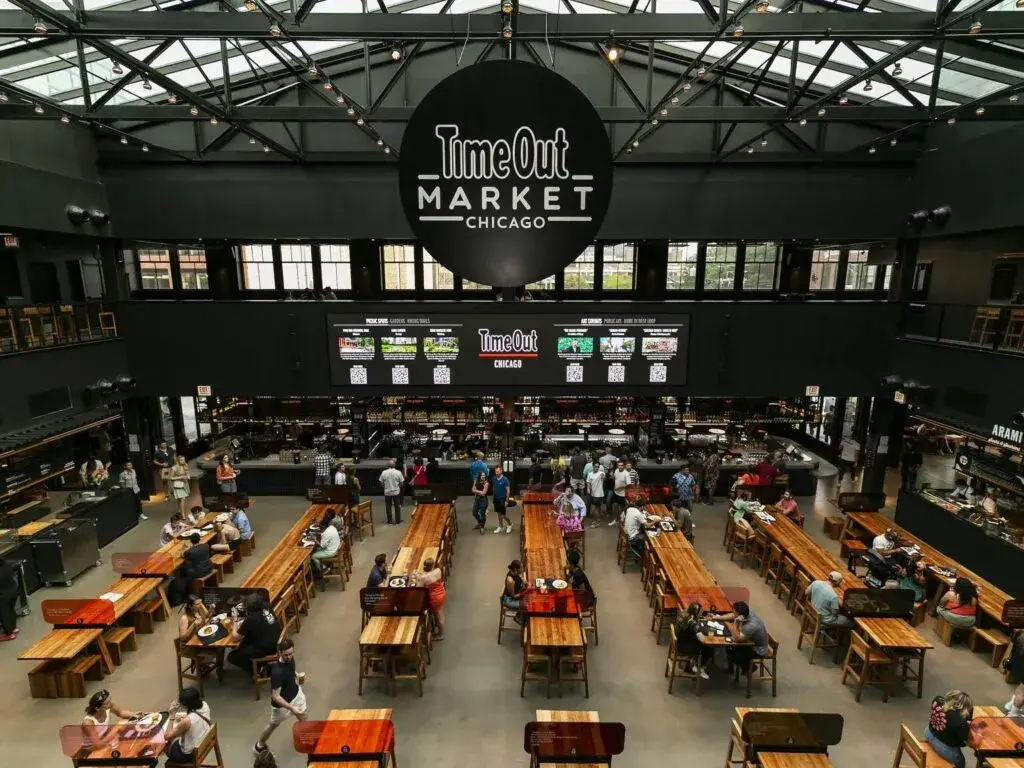food halls en Chicago transforman la forma de comer con espacios modernos y variedad culinaria