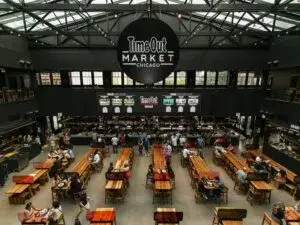 food halls en Chicago transforman la forma de comer con espacios modernos y variedad culinaria