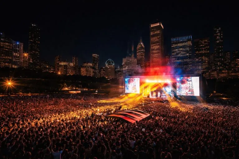 asistentes en Lollapalooza Chicago con precios 2026 reflejando crecimiento del mercado musical en Estados Unidos