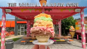 postres virales en Chicago con helados coloridos, donas creativas y repostería diseñada para redes sociales