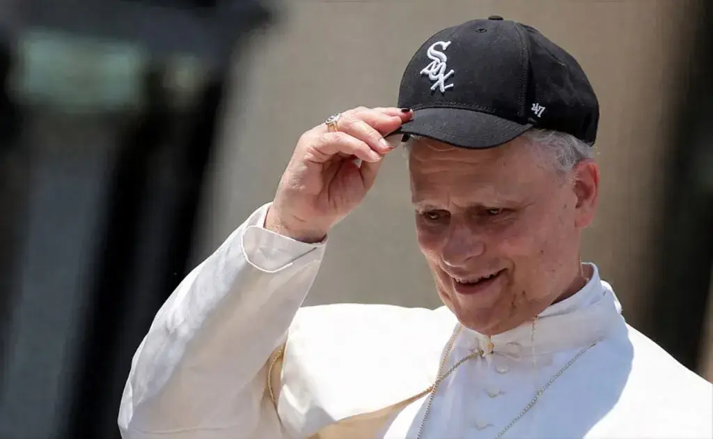 White Sox gorras Papa León en Chicago fortalecen cultura latina y comunidad