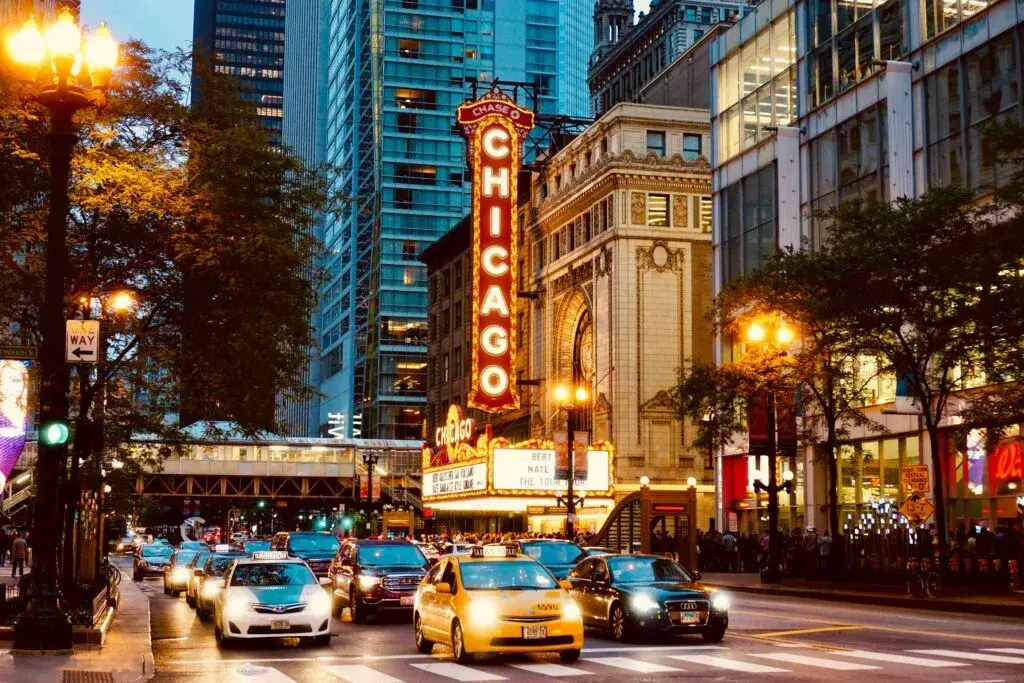 Apoyo a negocios latinos Chicago impulsa economía local con emprendedores en Estados Unidos