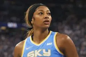 Angel Reese Chicago Sky jugadora WNBA en Chicago destacando impacto deportivo y económico en la liga femenina