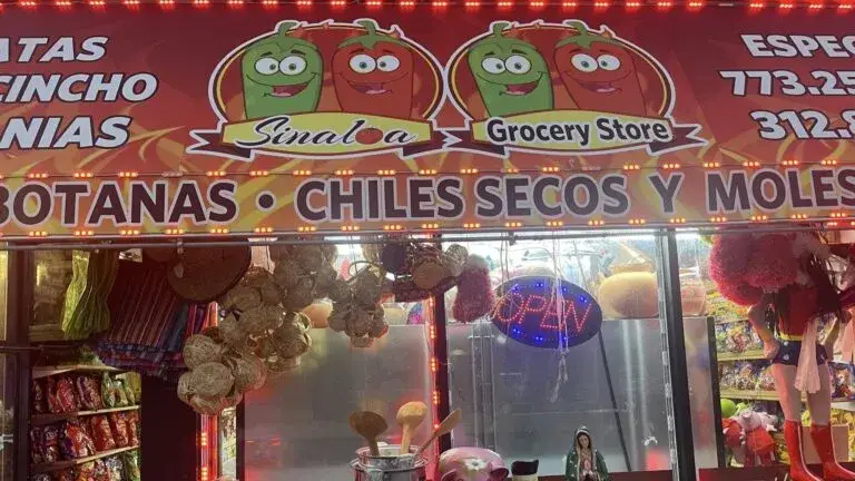 Sinaloa Grocery Store con comida mexicana auténtica y productos tradicionales para quienes extrañan México
