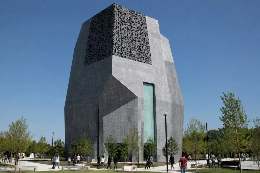 Centro Presidencial Obama en Chicago con visitantes y museo interactivo en junio de 2026