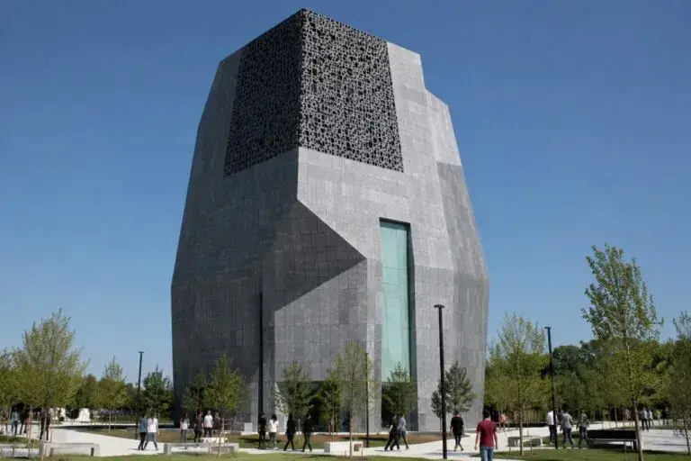 Centro Presidencial Obama en Chicago con visitantes y museo interactivo en junio de 2026