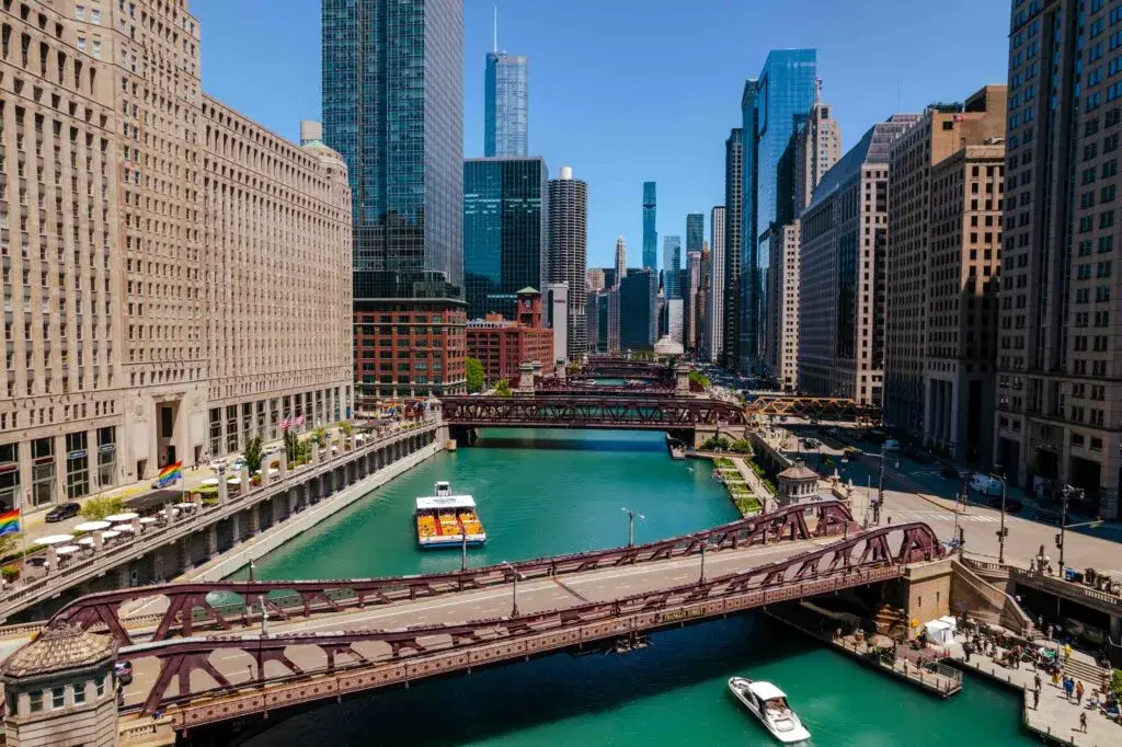 Naperville y Evanston destacan entre los mejores lugares para vivir en Estados Unidos por su calidad y seguridad