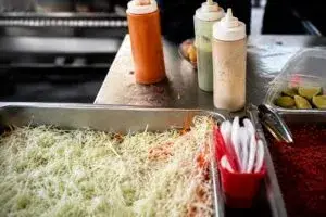 Gastronomía en Chicago con sabores latinos, festivales y nuevos negocios que fortalecen barrios, turismo y empleo local