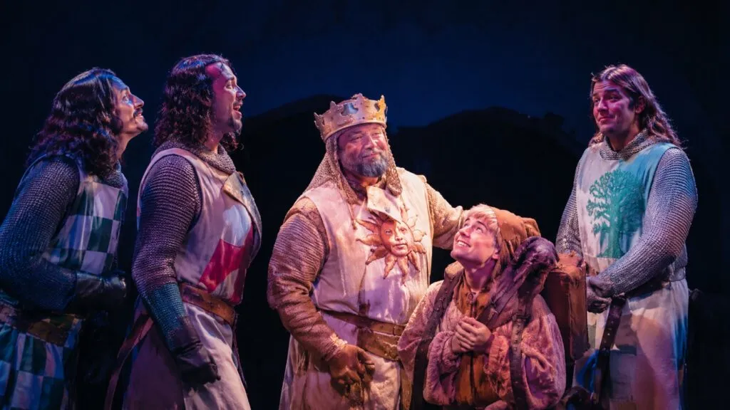 Spamalot Chicago en el CIBC Theatre fortalece la cartelera cultural de la ciudad durante mayo de 2026