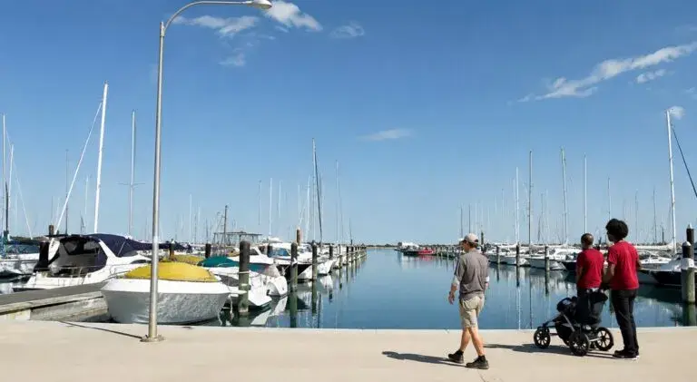 Accidente en Lago Michigan cerca de Chicago con embarcaciones recreativas tras la colisión investigada por autoridades.