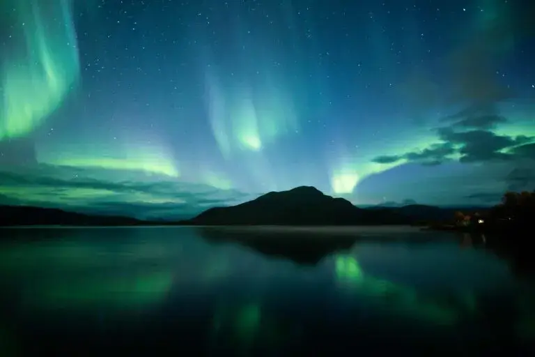 Aurora boreal Illinois visible por intensa tormenta geomagnética asociada a la actividad solar