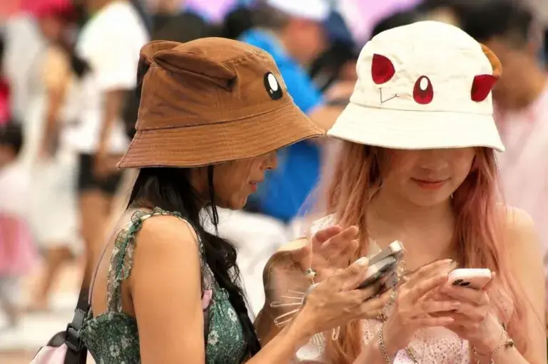 Pokémon GO Fest en Chicago con miles de visitantes explorando Grant Park y actividades tecnológicas urbanas