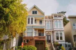 Familias acceden a comprar vivienda en Chicago gracias al programa HomeGrown con ayudas de hasta US$70.000