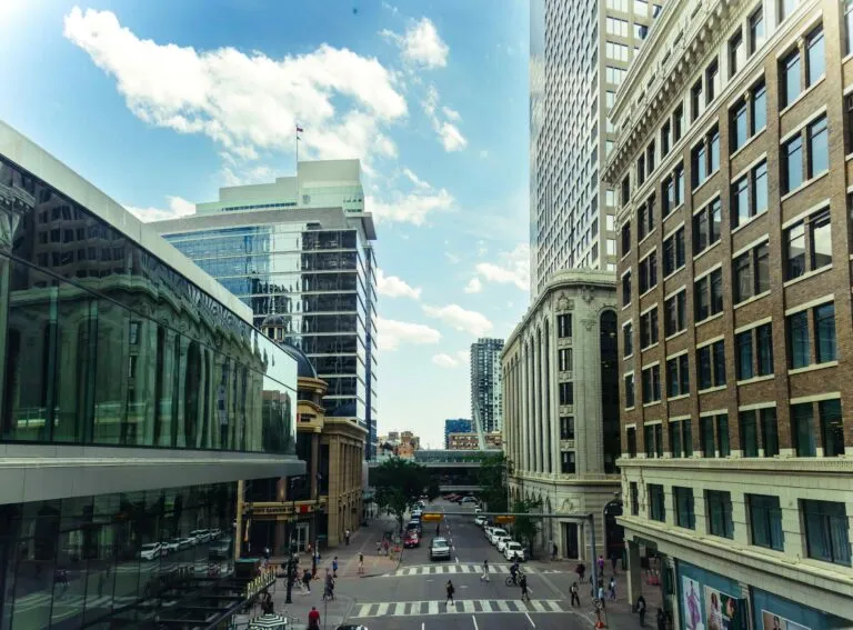 Magnificent Mile y Riverwalk muestran la arquitectura, cultura y actividad económica que distinguen al centro de ChicagoMagnificent Mile y Riverwalk muestran la arquitectura, cultura y actividad económica que distinguen al centro de Chicago