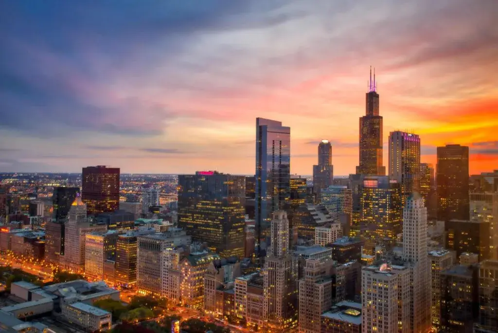 Skyline de Chicago relacionado con el origen histórico de Ciudad del Viento y su identidad urbana en Estados Unidos