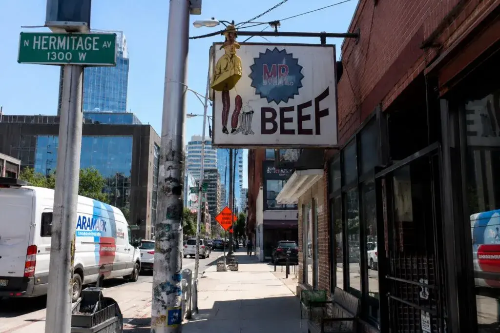 Lugares reales de The Bear Chicago que impulsan el turismo gastronómico en Illinois