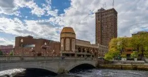 Clima en Rockford con temperaturas cálidas y posibilidad de tormentas durante este sábado en Illinois