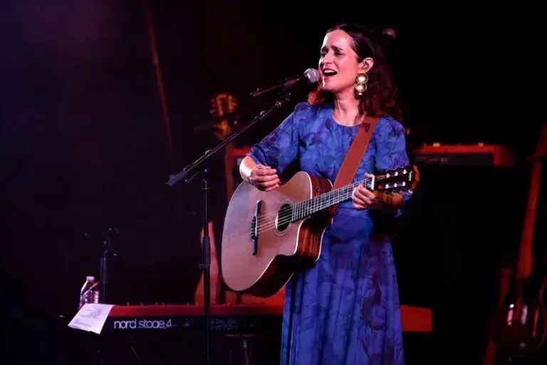Julieta Venegas Taste of Chicago durante el festival gratuito de música y gastronomía en Chicago.