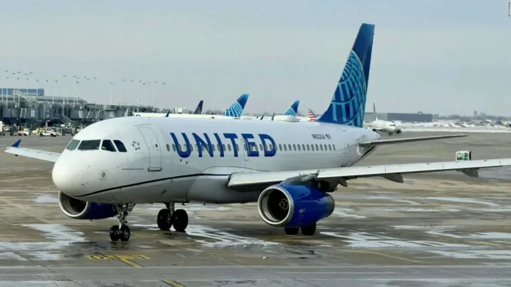United Airlines en Chicago registra problema con neumático en O’Hare