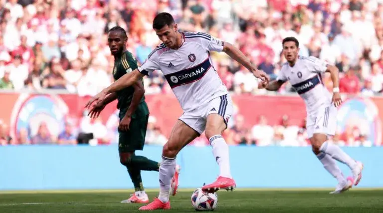 Chicago Fire enfrenta a Portland Timbers en Soldier Field con Robert Lewandowski como titular en la MLS.