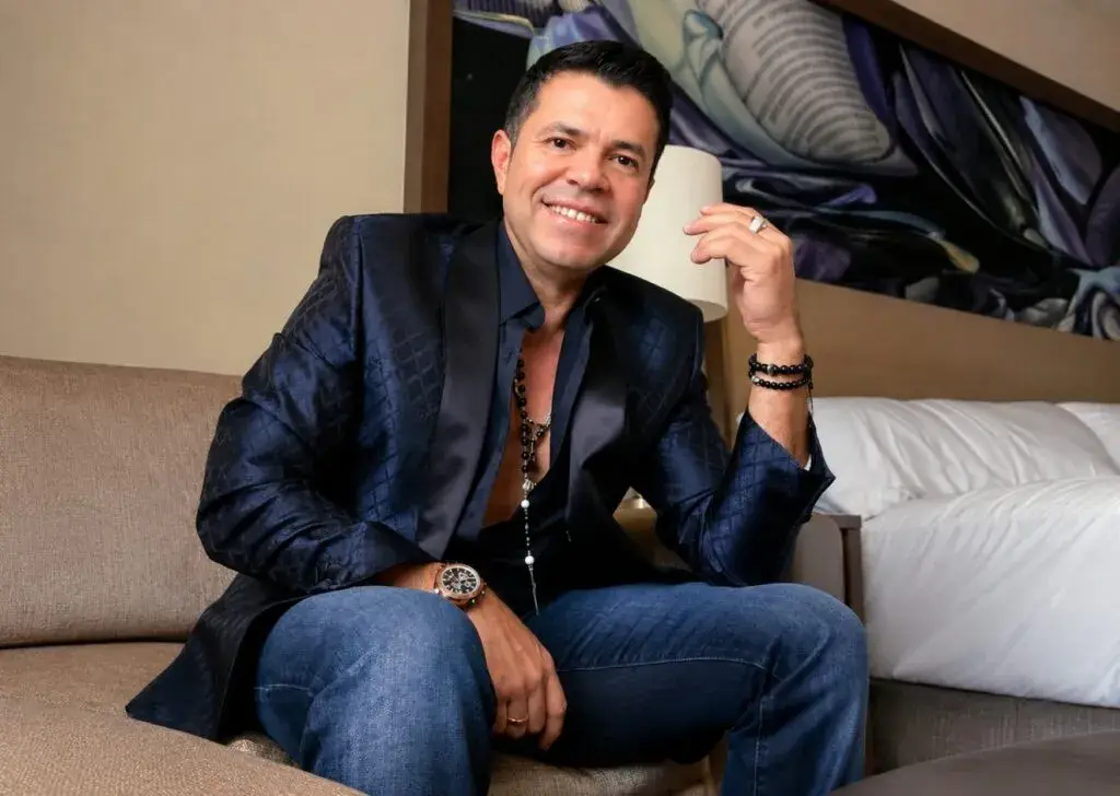 Jorge Medina durante una presentación ante el público de Chicago como parte de su Legendario Tour por Estados Unidos.