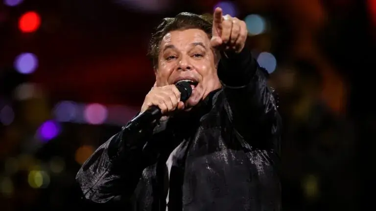 Juan Gabriel en Chicago mantiene vivo su legado mediante murales, música y homenajes de la comunidad latina