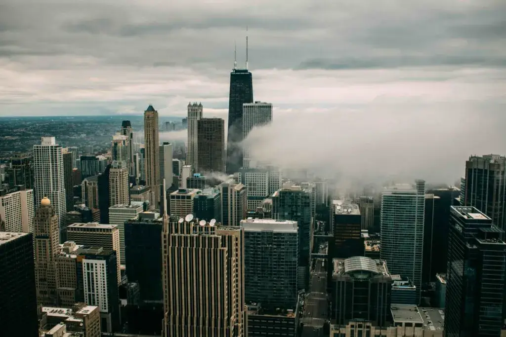 Clima en Chicago con tormentas severas, lluvias intensas y riesgo de inundaciones en Illinois