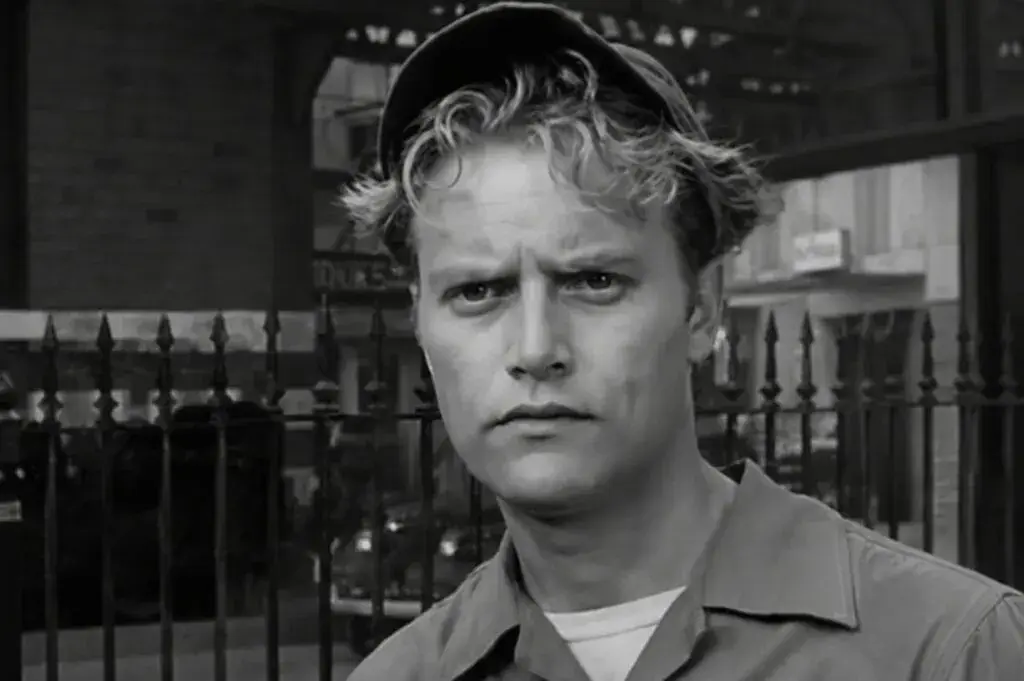 Vic Morrow murió durante el rodaje de Twilight Zone en un accidente que abrió un debate sobre seguridad en Hollywood.