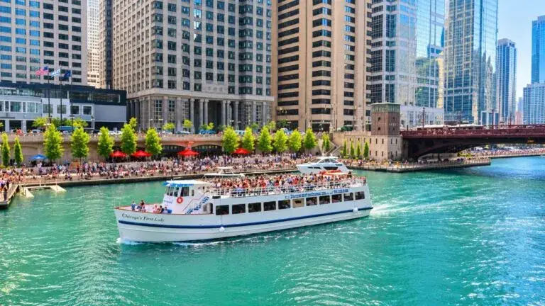 Patrullajes en Chicago ante riesgos por alquiler ilegal de botes en el Lago Michigan