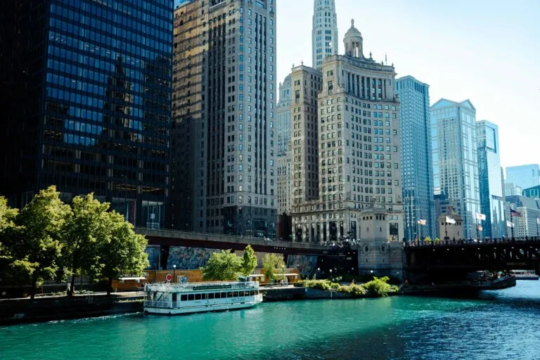 Clima en Chicago con cielo soleado, temperaturas frescas y condiciones secas durante este sábado 26 de septiembre.
