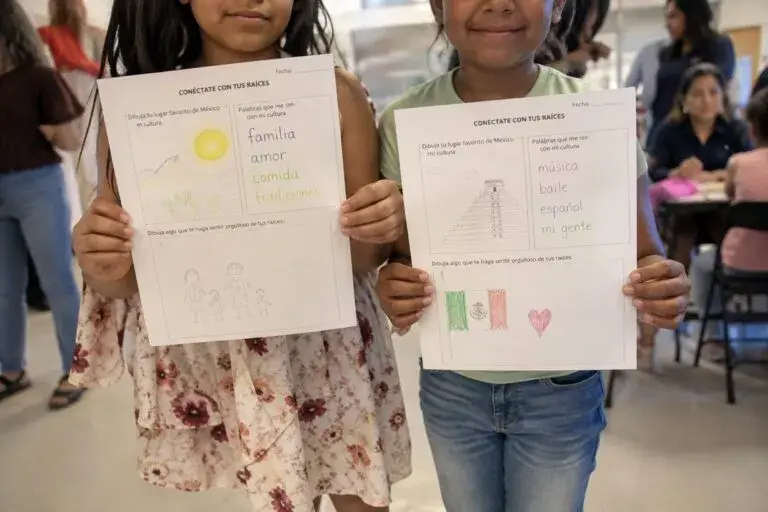 Niños hispanos en Chicago fortalecen sus raíces mexicanas mediante actividades culturales