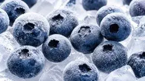 Frutos rojos congelados vendidos en Walmart de Illinois bajo retiro por posible E. coli