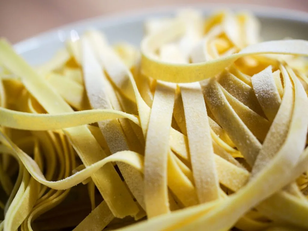 Retiro de pasta Bettergoods vendida en Walmart por posible contaminación con Listeria monocytogenes.