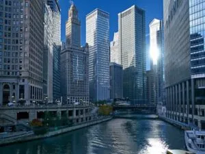 Clima en Chicago con cielo nublado y fuertes ráfagas de viento durante este lunes
