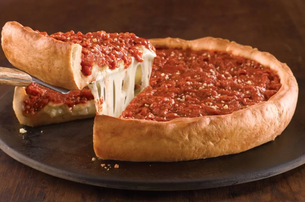 De una masa gruesa, abundante queso y salsa de tomate a las tradicionales pizzas de corteza crujiente,