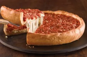 De una masa gruesa, abundante queso y salsa de tomate a las tradicionales pizzas de corteza crujiente,